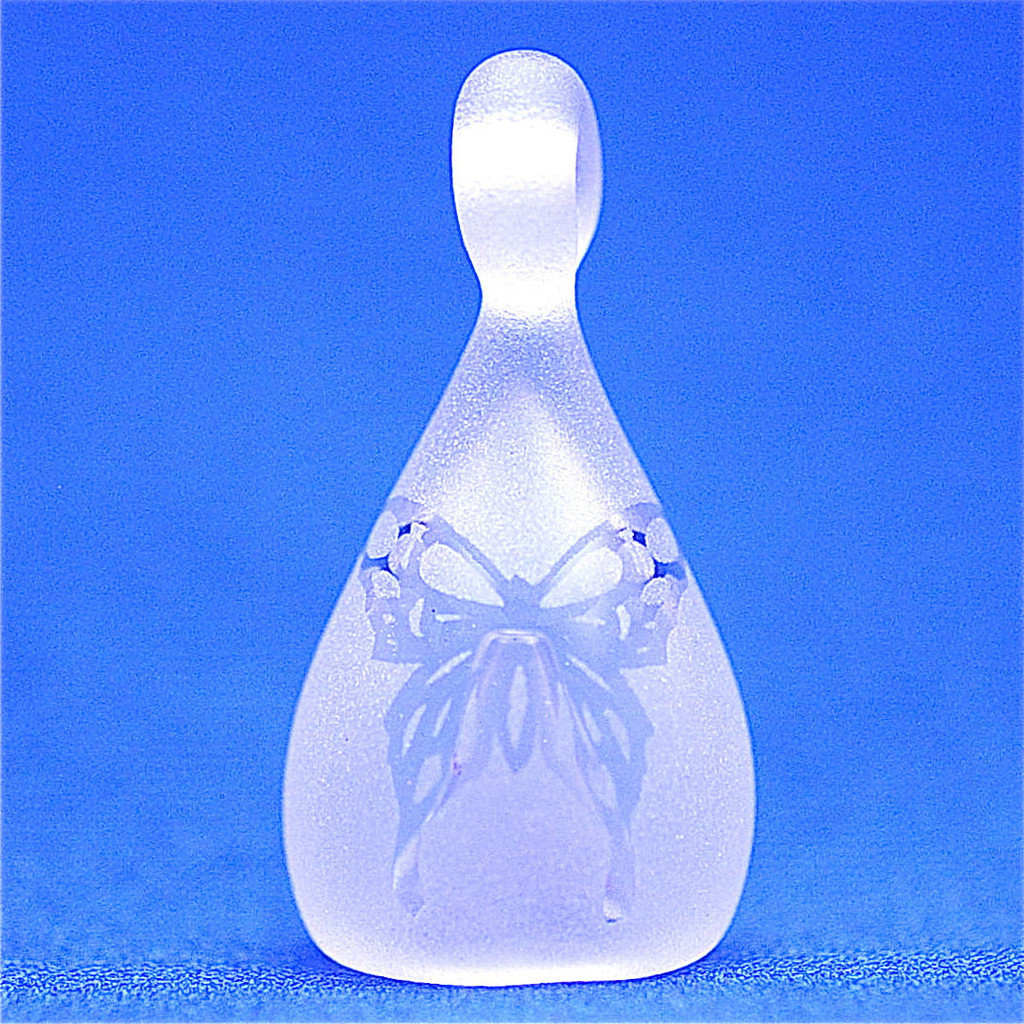 Aromatherapy pendant, sandblasted clear butterfly